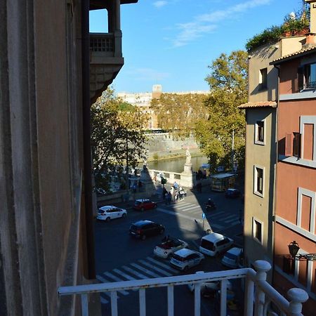 Una Finestra Su Castel Sant'Angelo Řím Exteriér fotografie
