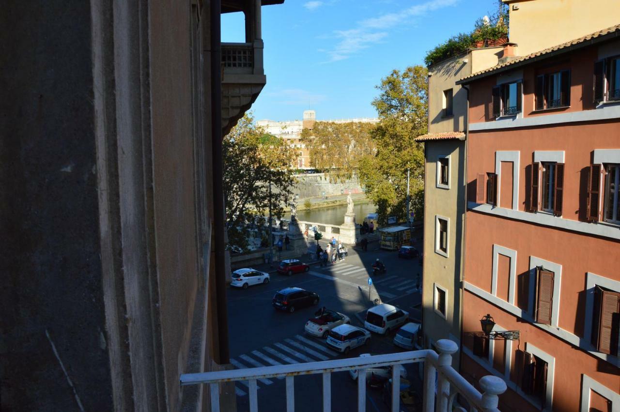 Una Finestra Su Castel Sant'Angelo Řím Exteriér fotografie